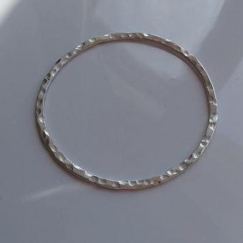 flat hammered ban