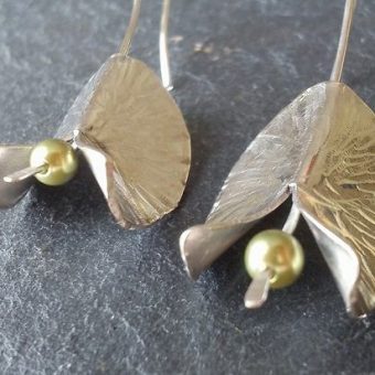 Lily and pearl earrings