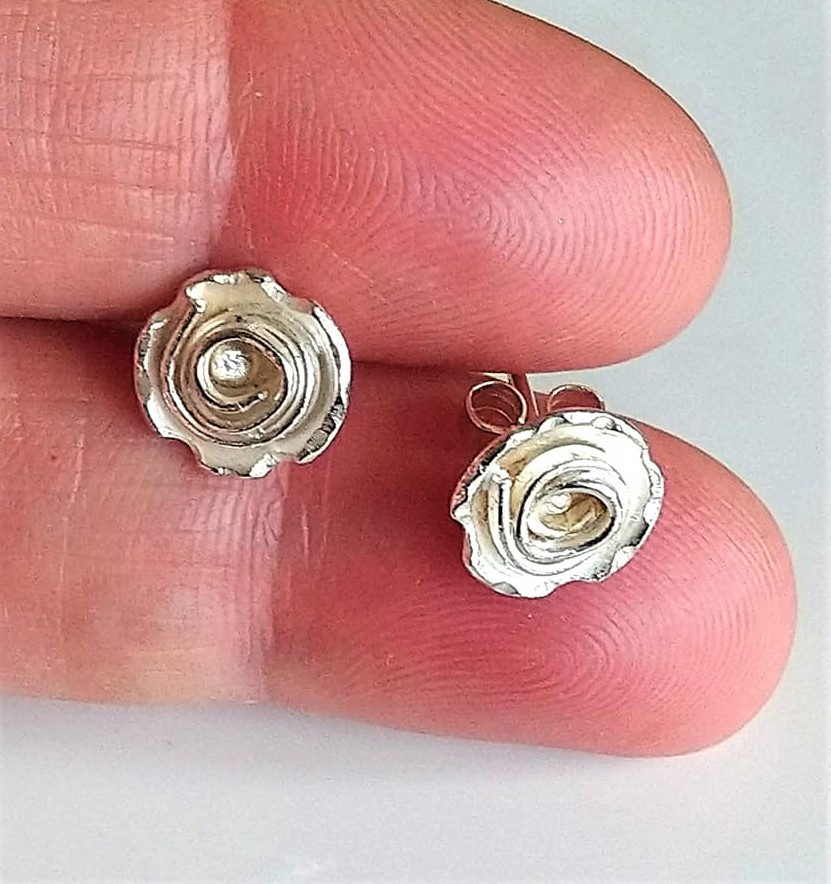 Buy DAOCHONG Rose Stud Earrings S925 Sterling Silver Flower Studs Romantic  Gifts for Women Girls,Oxizided Stud Earrings Online at desertcartINDIA