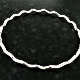 wavy bangle