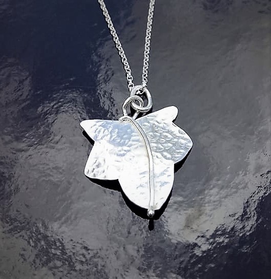 silver ivy leaf