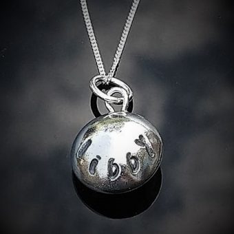 round pendant