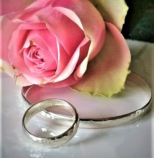 hammered ring